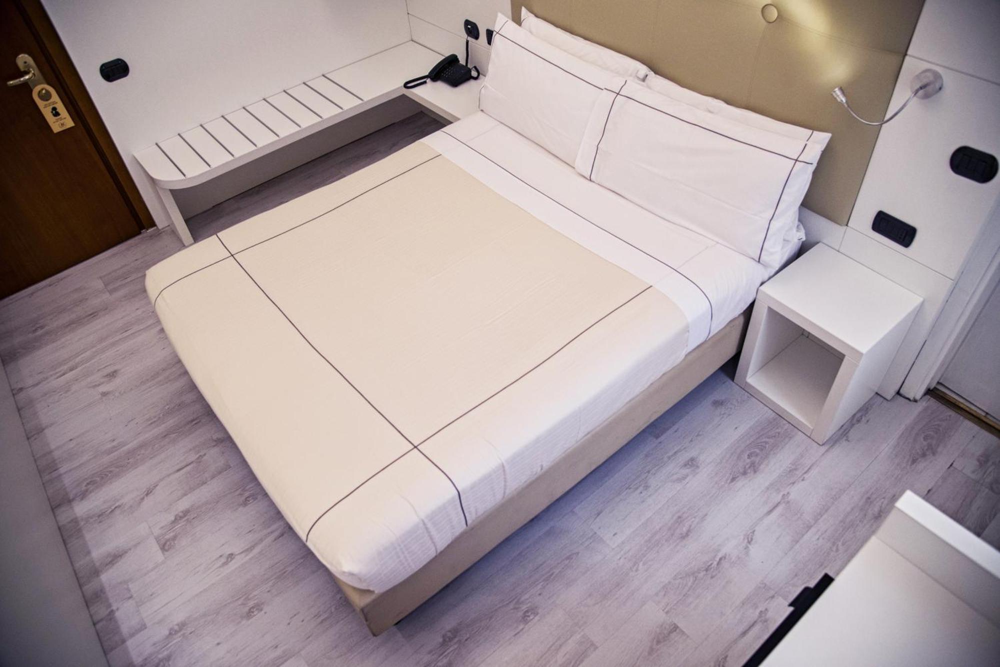 Quarto Individual Econômico